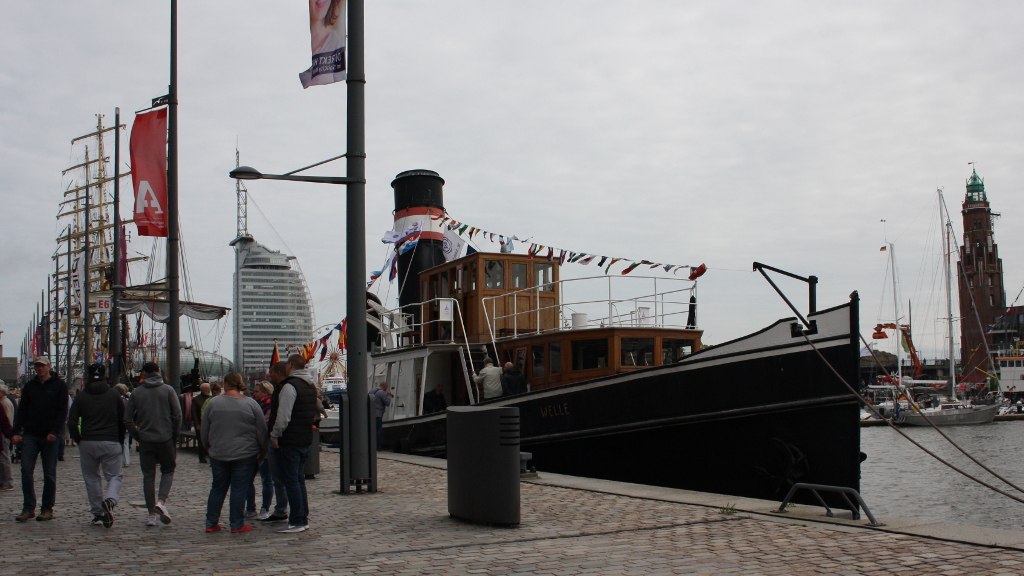 welle_am_festgelaende_neuer_hafen